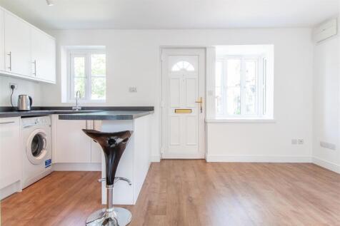 Kitchen area.jpg