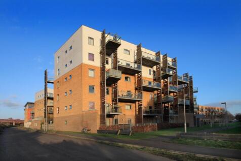 69 Bailey House Front.jpg