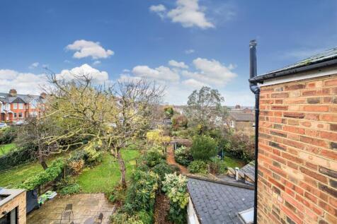 1382634-3-691dbe2...