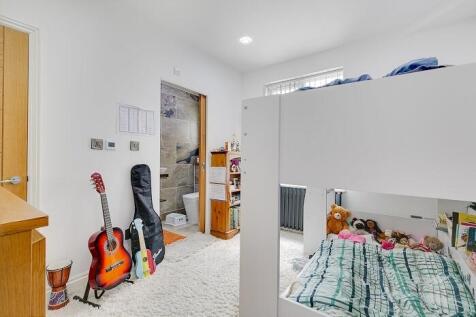 34-Grove-Avenue-6...