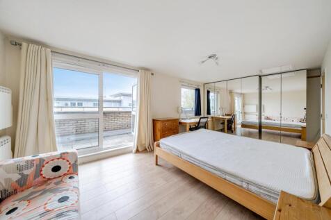 1369552-4-68ef7ce...