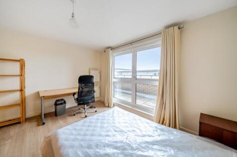 1369552-3-68ef7b6...