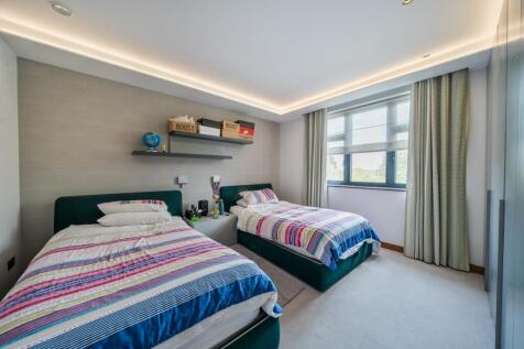 1369895-11-68f0e4...