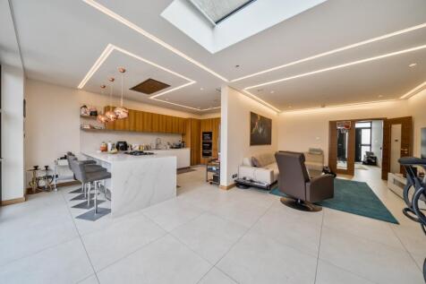 1369895-21-68f0e5...