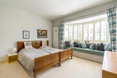 15 Vallance Road ...