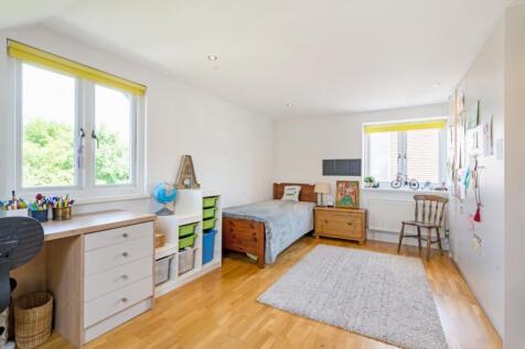 15 Vallance Road ...