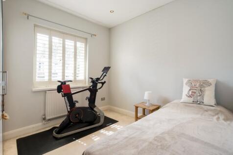 15 Vallance Road ...