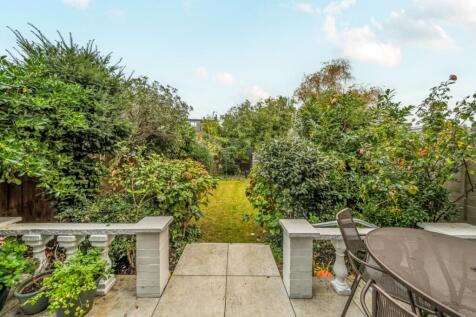 1376748-9-690e5ee...