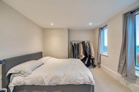 1376748-6-690e5eb...