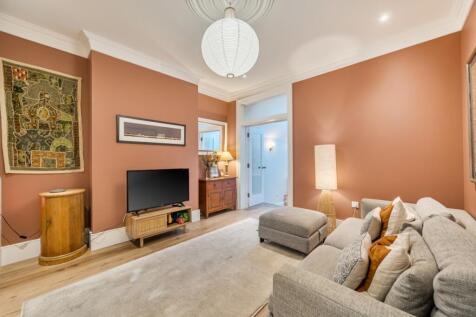 1376748-16-690e5f...