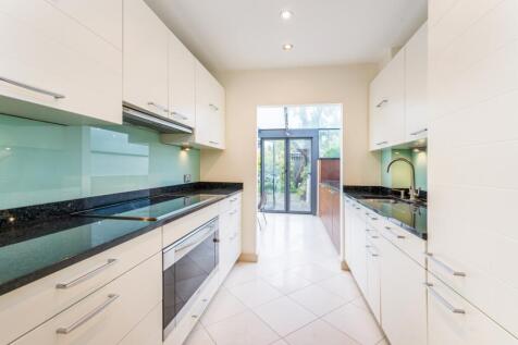 4 St. Regis Close...