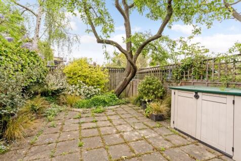 4 St. Regis Close...