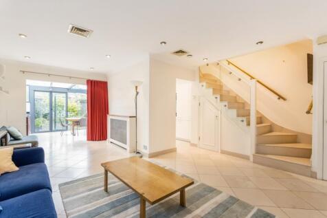 4 St. Regis Close...