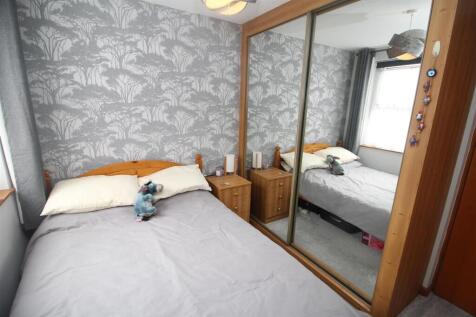 Bed 1B.JPG