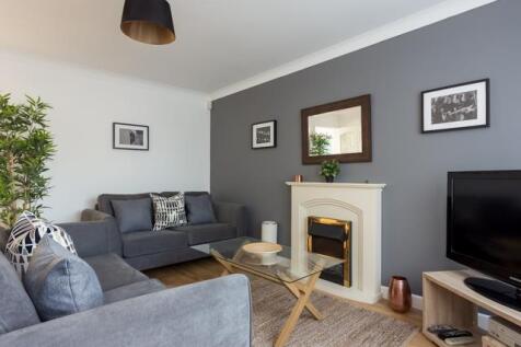 86 Lake Road-Lounge - CFP 2.jpg