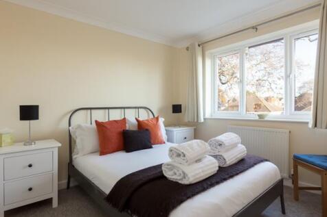 86 Lake Road-2_640_X_480.jpg