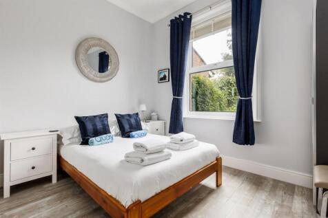 5ParkLakeRoad-13web300.jpg