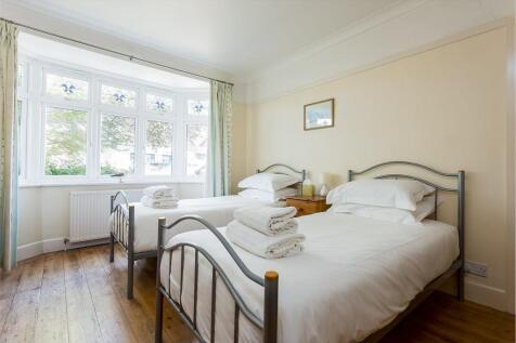 8WoodstockRoad-ph6_web300.jpg