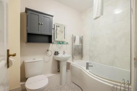 81LanderClose-12web300.jpg
