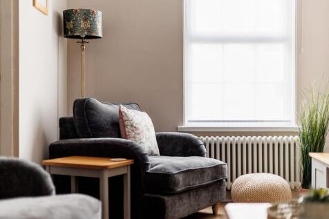 EdwardCottage-6web300.jpg