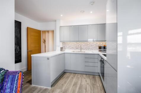 SanctuaryApt1017JeffersonAvenue-23web300.jpg