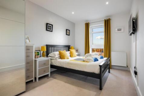 SanctuaryApt1017JeffersonAvenue-17web300.jpg