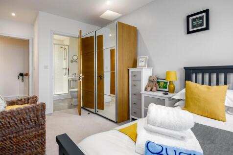 SanctuaryApt1017JeffersonAvenue-15web300.jpg