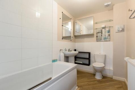 4MurreHouse-ph9_web300.jpg