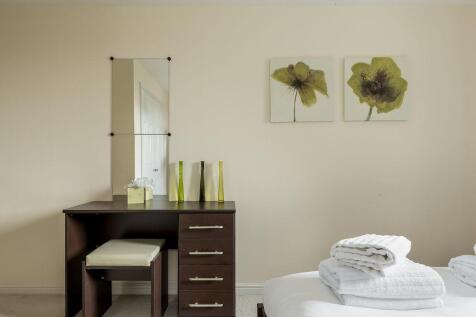 4MurreHouse-ph11_web300.jpg