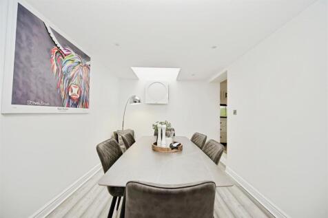 Dining room (Alt)