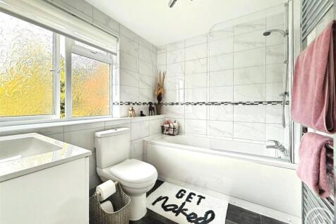 Bedroom One En-Suite