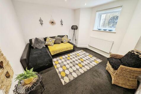 Lounge/Bedroom Four