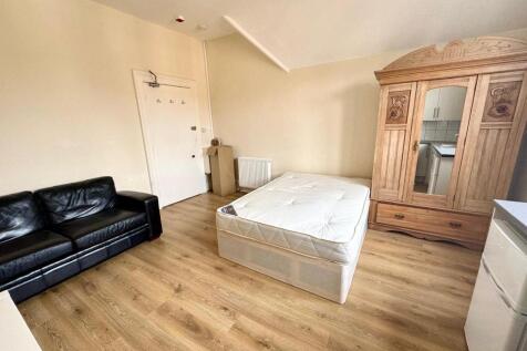 Studio Flat