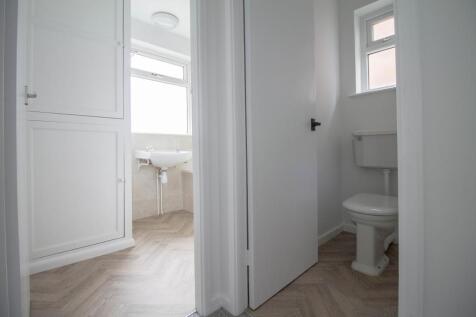 Bathroom&#39;s
