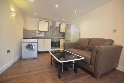 OPEN PLAN LIVING AREA