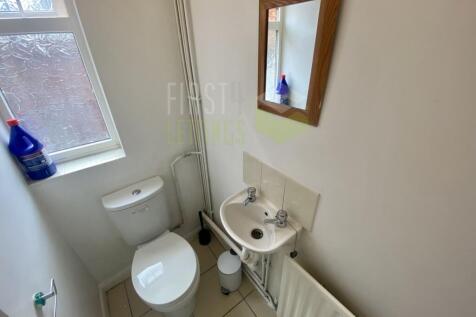 TOILETTTTT