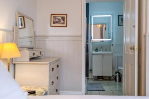 PXL_20251009_130125506.PORTRAIT.ORIGINAL