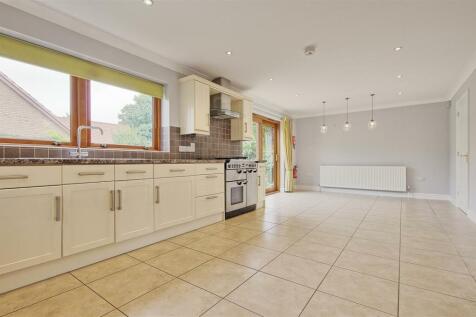 Kitchen 3.jpg