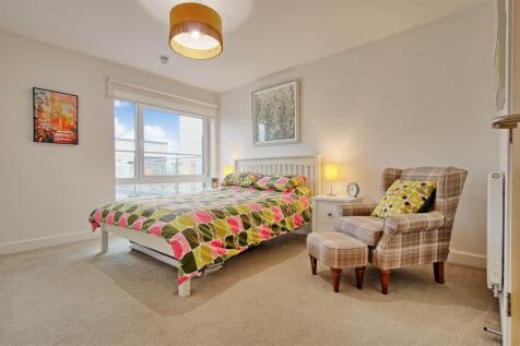 Bedroom 1.jpg