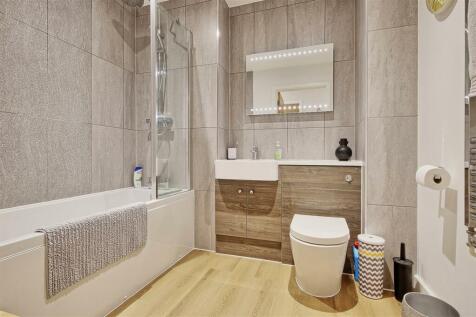 Bathroom.jpg