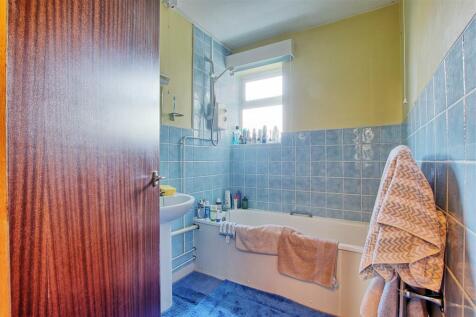 Bathroom.jpg