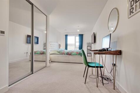 Bedroom 1.jpg