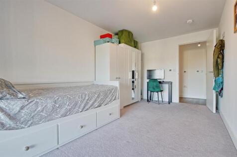 Bedroom 2 - 2.jpg