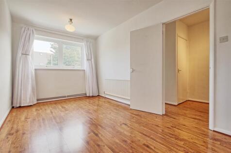 Bedroom 1.jpg