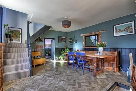 Dining Space.jpg