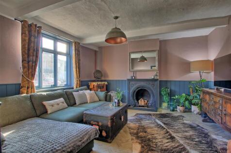 Living Room.jpg