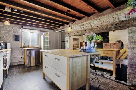 Kitchen_1.jpg
