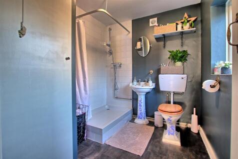 Shower Room_1.jpg