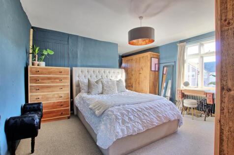 Bedroom one.jpg