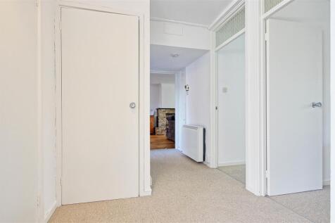 Hallway.jpg